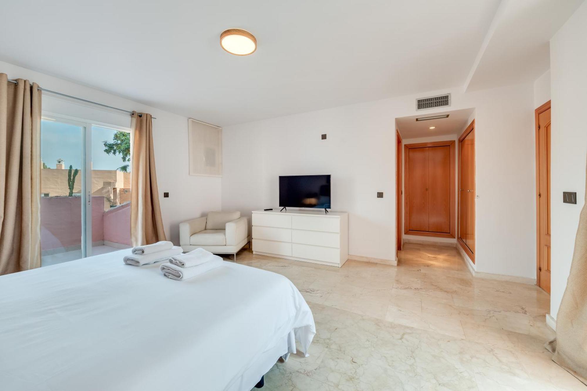 Apartment Fantastico Atico Duplex En Primera Linea De Golf Marbella