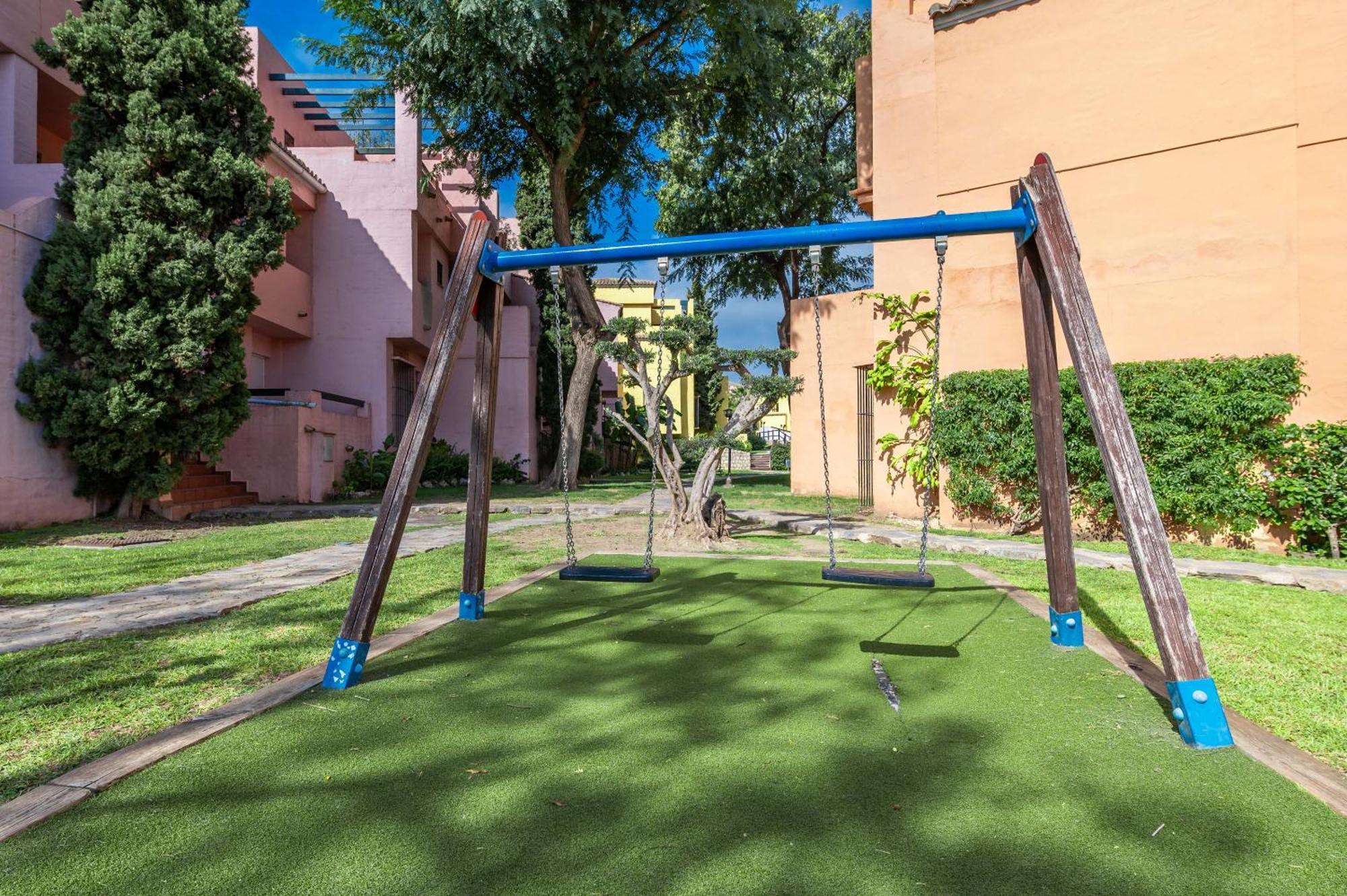 Fantastico Atico Duplex En Primera Linea De Golf Marbella
